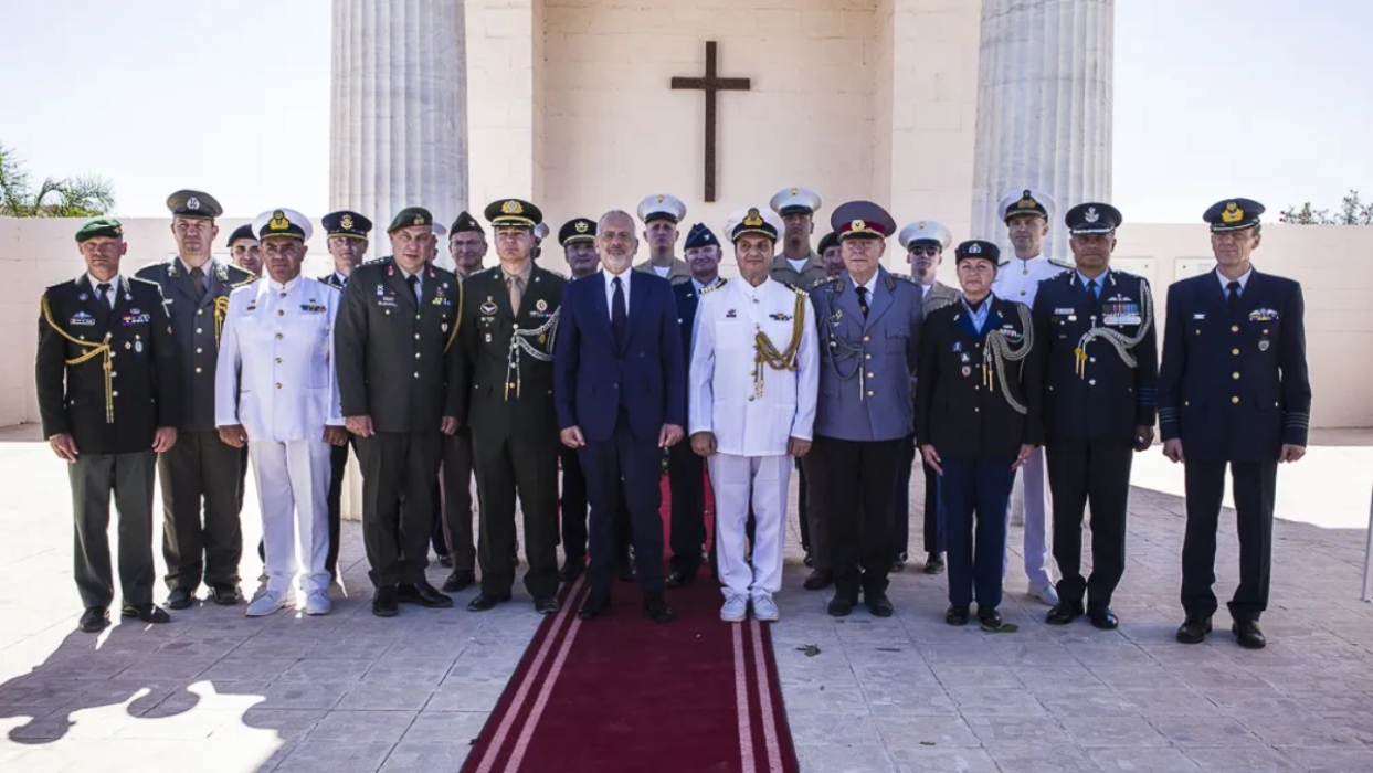 H Ελλάδα τίμησε τους νεκρούς της στο Ελ Αλαμέιν