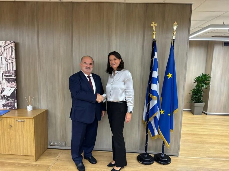 Συλλογικές συμβάσεις εργασίας και διαμόρφωση κατώτατου μισθού: Συνάντηση Ν. Κεραμέως με ΓΣΕΒΕΕ