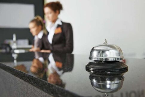 Αυτοκίνητο εξετράπη της πορείας του στην Ελαία Τριφυλίας – Απεγκλωβίστηκε ηλικιωμένη