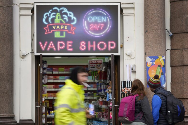 Βρετανία: Απαγορεύεται από το 2025 η πώληση των ηλεκτρονικών τσιγάρων μιας χρήσης