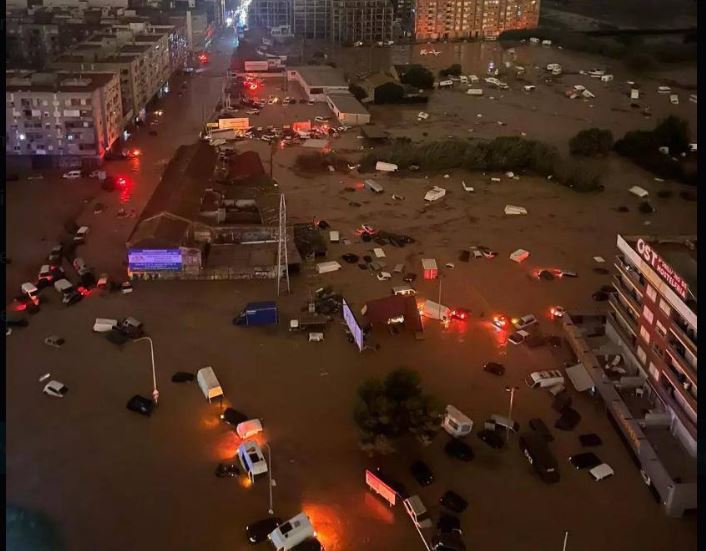 Φονικές πλημμύρες στη νοτιοανατολική Ισπανία: Εντοπίστηκαν αρκετές σοροί σε πλημμυρισμένες περιοχές