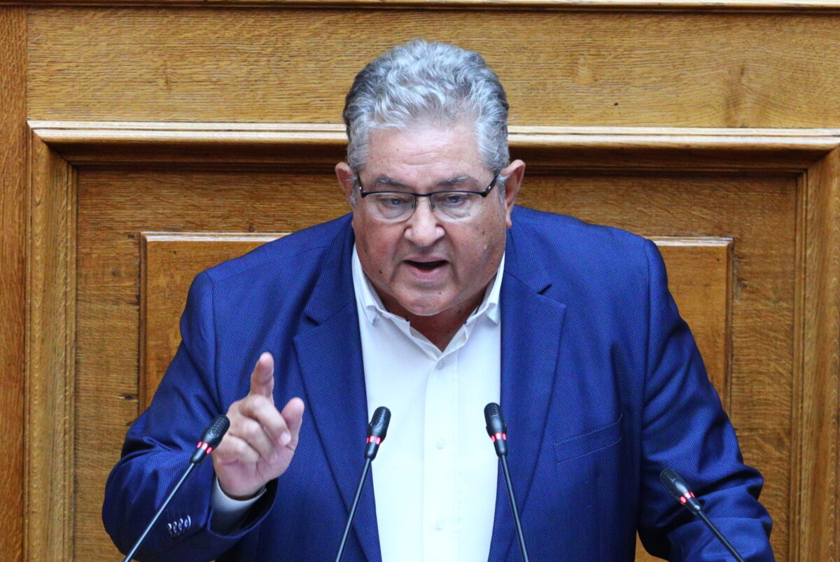 Βουλή: Τροπολογία για επαναφορά 13ου και 14ου μισθού κατέθεσε ο Δ. Κουτσούμπας