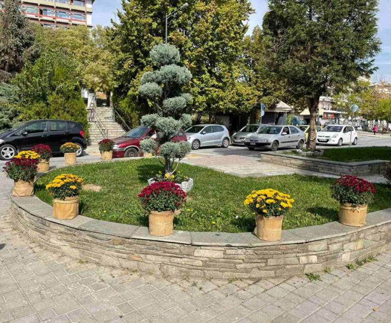 Φλώρινα: Δεύτερος κύκλος φύτευσης ανθοφόρων φυτών στην πόλη