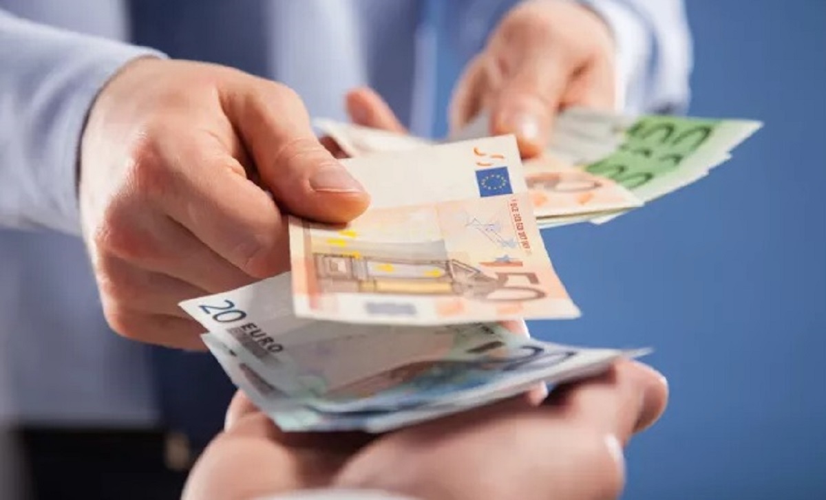 Ενσωμάτωση ευρωπαϊκής Οδηγίας για επαρκείς κατώτατους μισθούς: Αυξήσεις με νέο μαθηματικό τύπο από το 2027