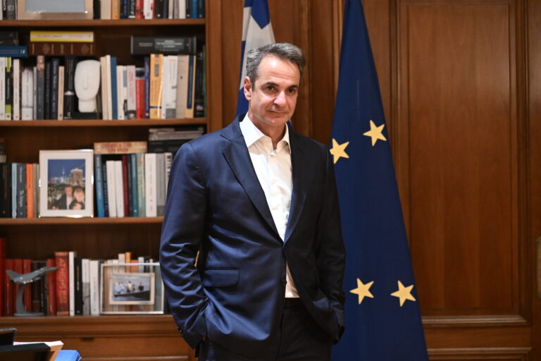 Κυριάκος Μητσοτάκης: «Προτεραιότητα η στήριξη του ΕΣΥ» – Η ανασκόπηση της εβδομάδας με συγκινητική αναφορά για την Εθνική Ελλάδος
