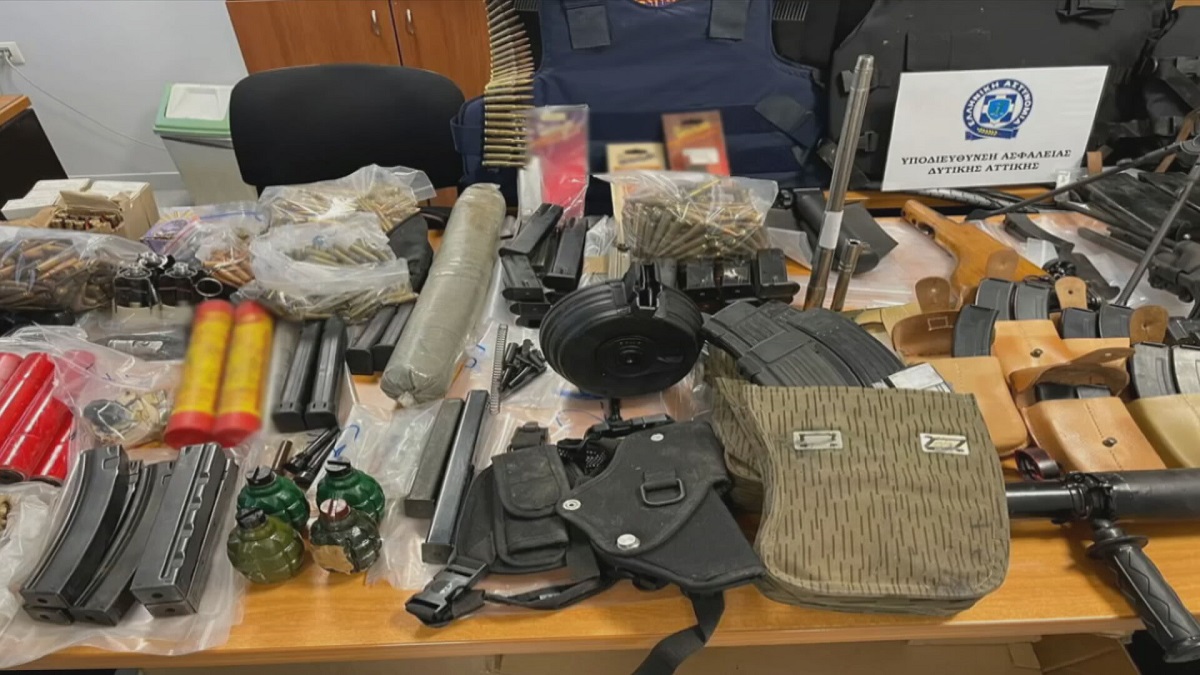 Συνελήφθη 37χρονος σεσημασμένος για το οπλοστάσιο στο Μενίδι: Αναζητείται ο συνεργός του – Στο οργανωμένο έγκλημα στρέφονται οι έρευνες