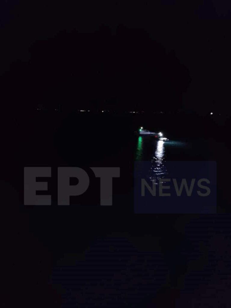 Ολοκληρώθηκε η επιχείρηση αποκόλλησης του πλοίου “Αγία Θεοδώρα” που προσάραξε στα αβαθή – Ρυμουλκείται στο λιμάνι της Ηγουμενίτσας