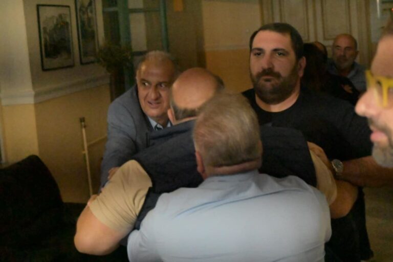 Σέρρες: Παραιτήθηκαν οι δύο Αντιδήμαρχοι μετά τις εικόνες ντροπής στο Δημοτικό Συμβούλιο