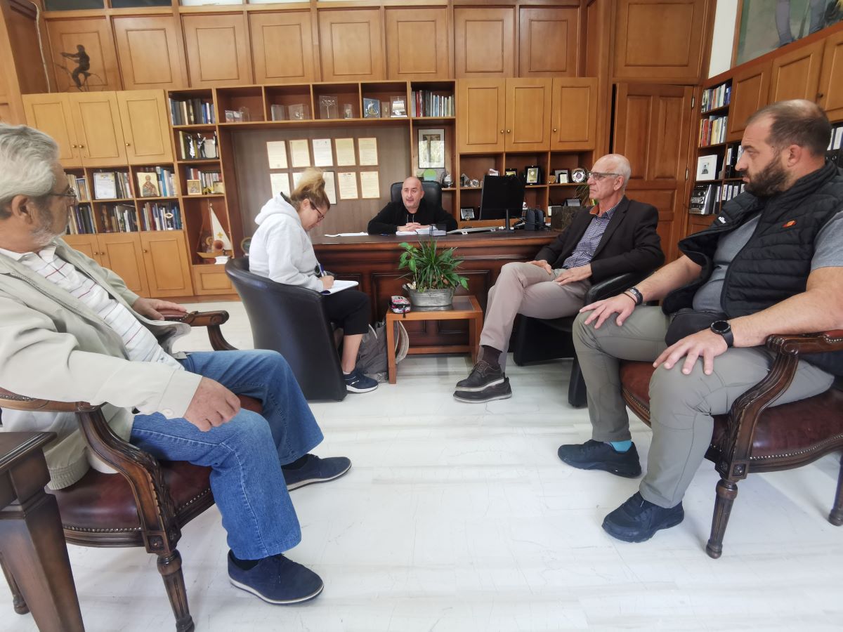 Με τους πλημμυροπαθείς των Μεγάλων Καλυβίων ο δήμαρχος Τρικκαίων