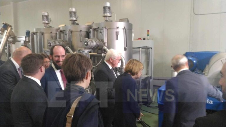 Χανιά: Επίσκεψη του Γερμανού προέδρου σε εγκαταστάσεις παραγωγής και τυποποίησης ελαιολάδου στο Κολυμπάρι (βίντεο)