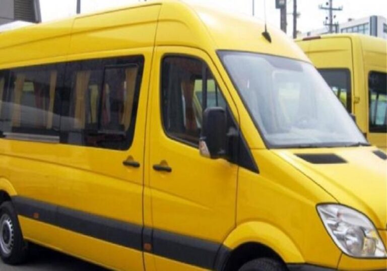 Θεσσαλονίκη: Πυροσβεστήρας άνοιξε μέσα σε σχολικό λεωφορείο