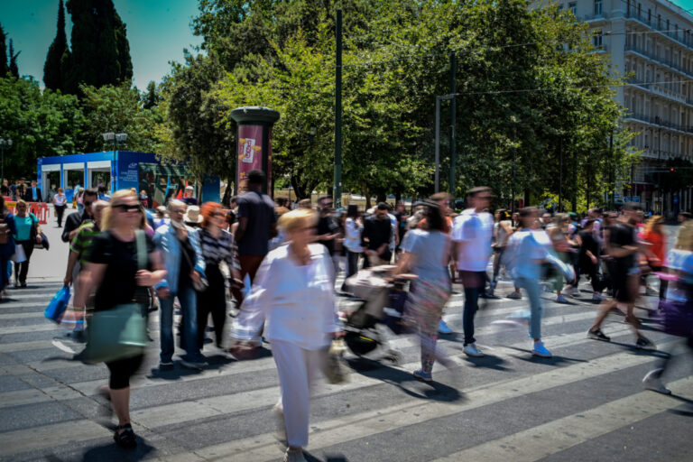 Έρχεται νέο πρόγραμμα κατάρτισης και απασχόλησης για 10.000 ευάλωτους πολίτες – Τι θα ισχύσει για δικαιούχους και αμοιβές