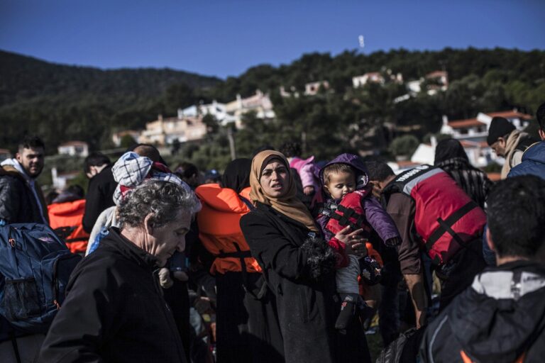 Έρευνα της Le Monde: Η ΕΕ χρηματοδότησε κέντρα απέλασης αντί για κέντρα προσφύγων στην Τουρκία