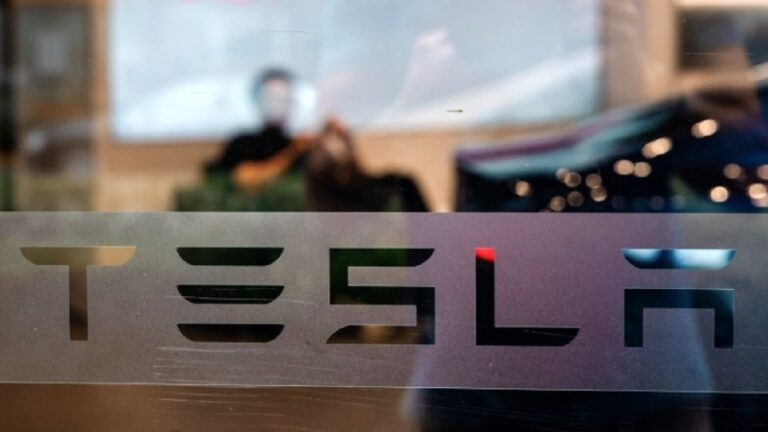 Tesla από την Κίνα: Ξεπέρασε τα 3 εκατ. ηλεκτροκίνητα οχήματα το εργοστάσιο στη Σανγκάη