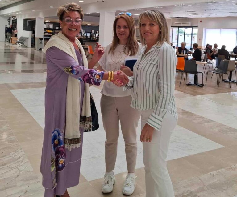 Συνεργασία Δήμου Ελασσόνας με την Τράπεζα Τροφίμων – Σχολικά είδη σε μαθητές ειδικών σχολείων