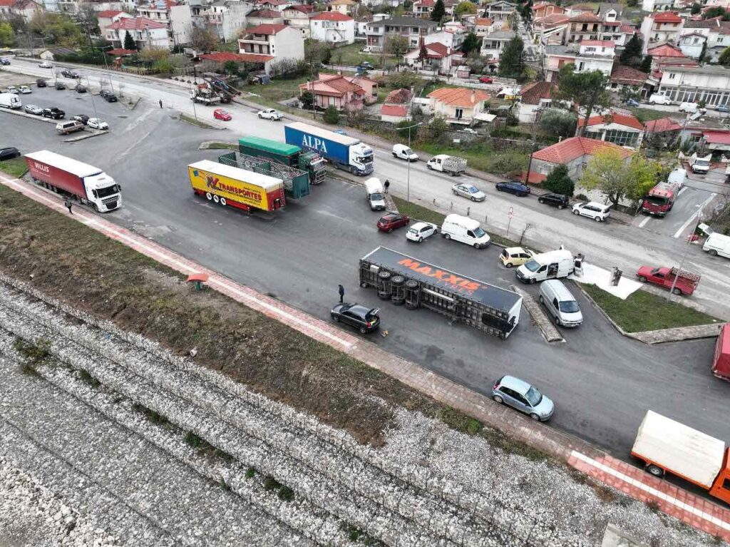 Σοβαρές ζημιές στην δυτική Θεσσαλία από τους ισχυρούς ανέμους