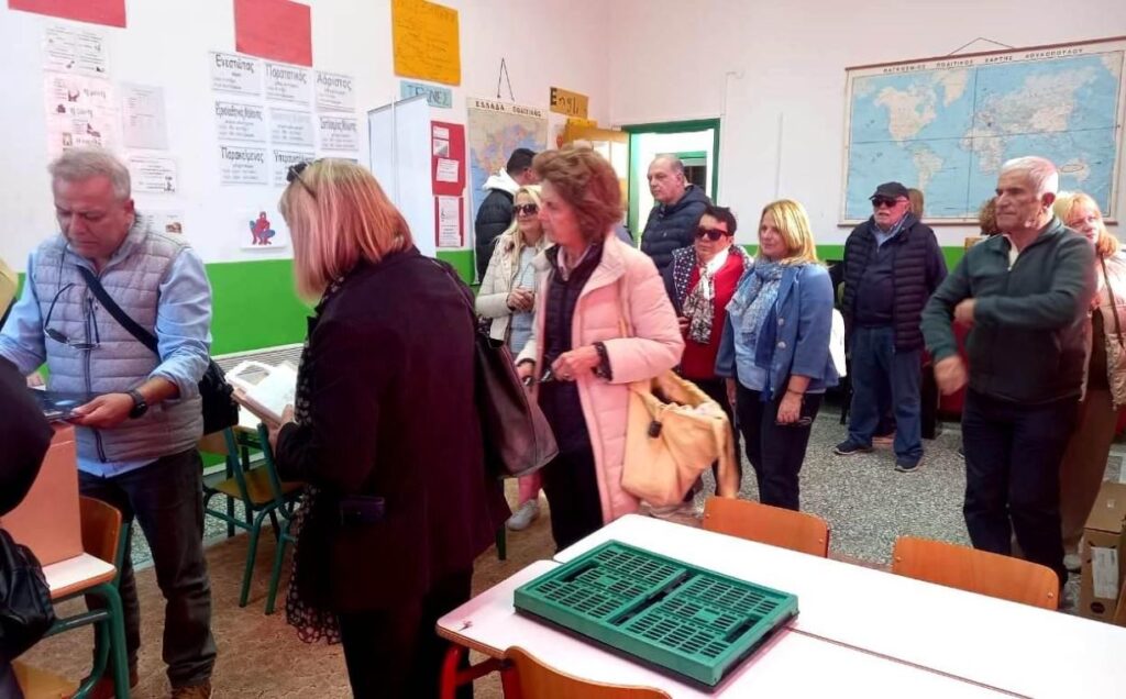 ΠΟΚΕΛ: Πρόσφερε βιβλία στο Δημοτικό Σχολείο, στη Φουρνά Ευρυτανίας