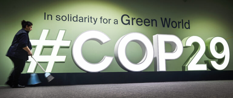 COP29: Σχεδόν 1.800 αντιπρόσωποι ειδικών συμφερόντων του τομέα των ορυκτών καυσίμων στο Μπακού