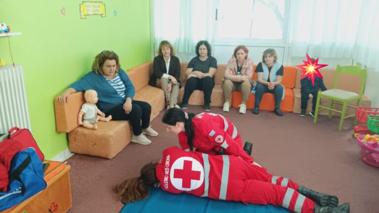 Εκπαίδευση στις Πρώτες Βοήθειες για το προσωπικό των Παιδικών Σταθμών του Δήμου Ελασσόνας