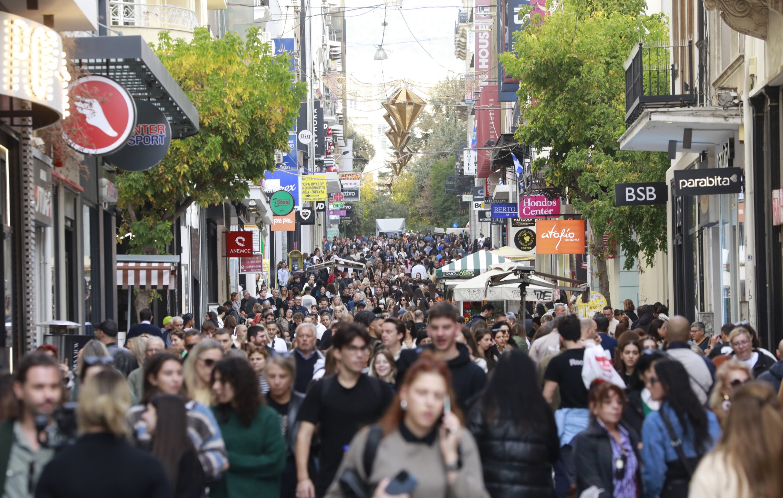 Ένθετο Κόσμος: Ληξιπρόθεσμες οφειλές, κόκκινα δάνεια, πληθωρισμός είναι σημεία που χρειάζονται προσοχή, λέει η Κομισιόν
