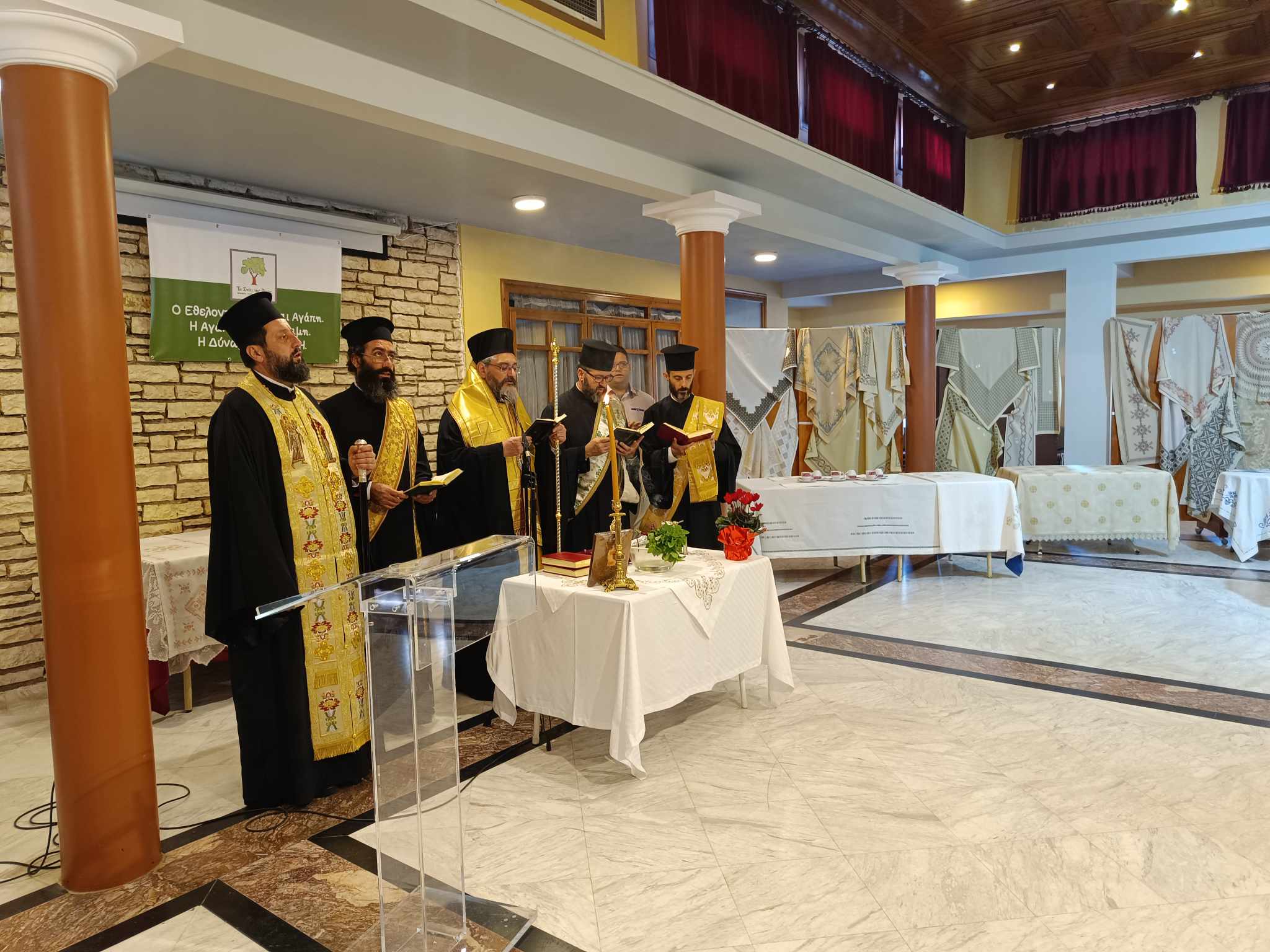 Εγκαινιάστηκε η 33η Ετήσια Έκθεση Χειροτεχνημάτων της “Φλόγας” στο Πάνθεον Ηγουμενίτσας