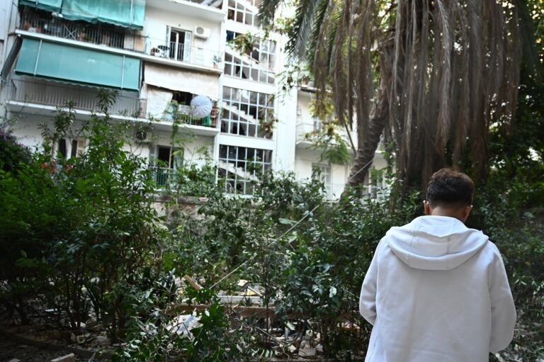 Αμπελόκηποι: Ταυτοποιήθηκε ο νεκρός στο διαμέρισμα – Συνελήφθη η γυναίκα που τραυματίστηκε στην έκρηξη, αναζητείται μια 30χρονη