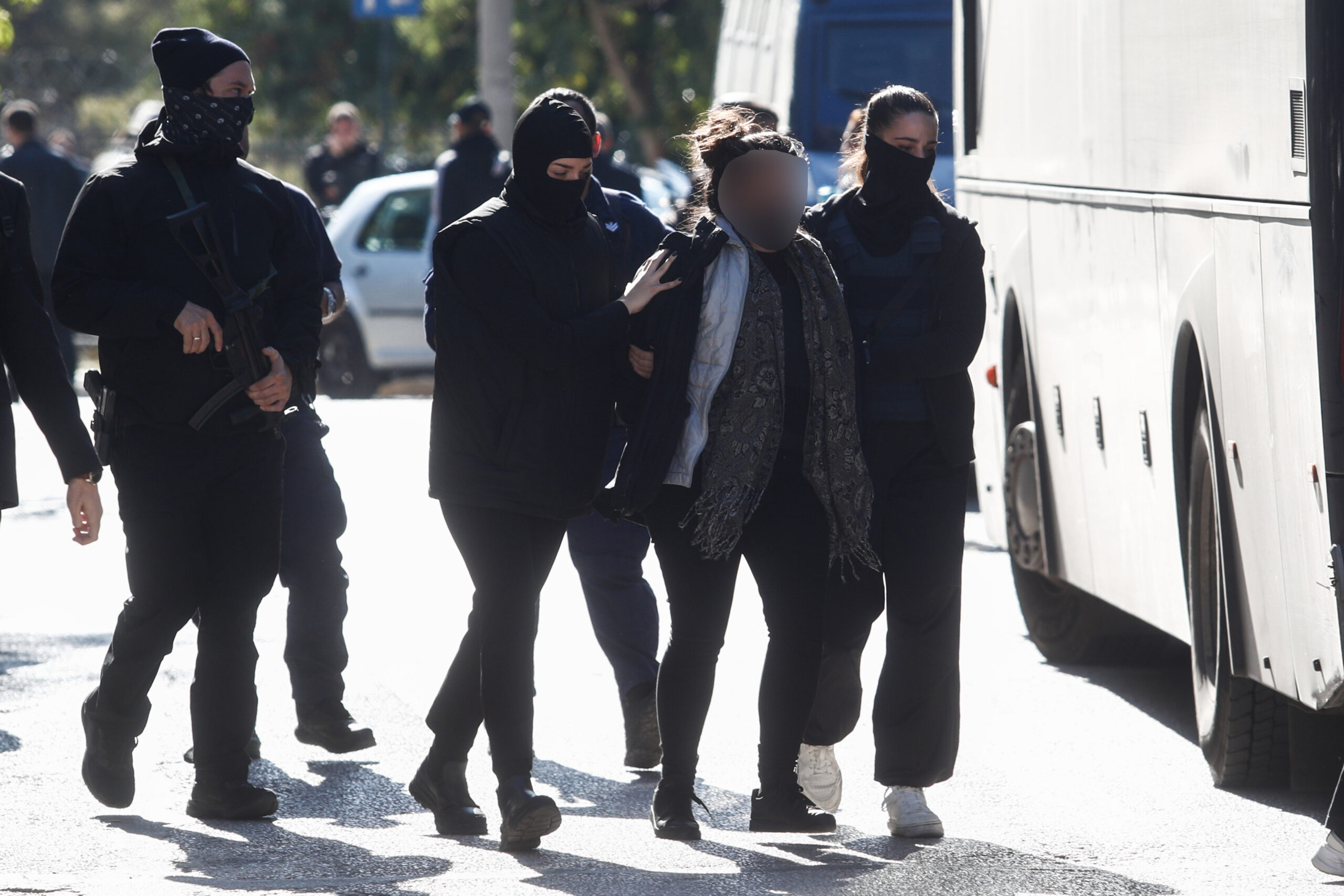 Έκρηξη στους Αμπελόκηπους: Αρνείται τις κατηγορίες ο 31χρονος, τι υποστήριξε στην απολογία του – Προθεσμία θα ζητήσει η 30χρονη