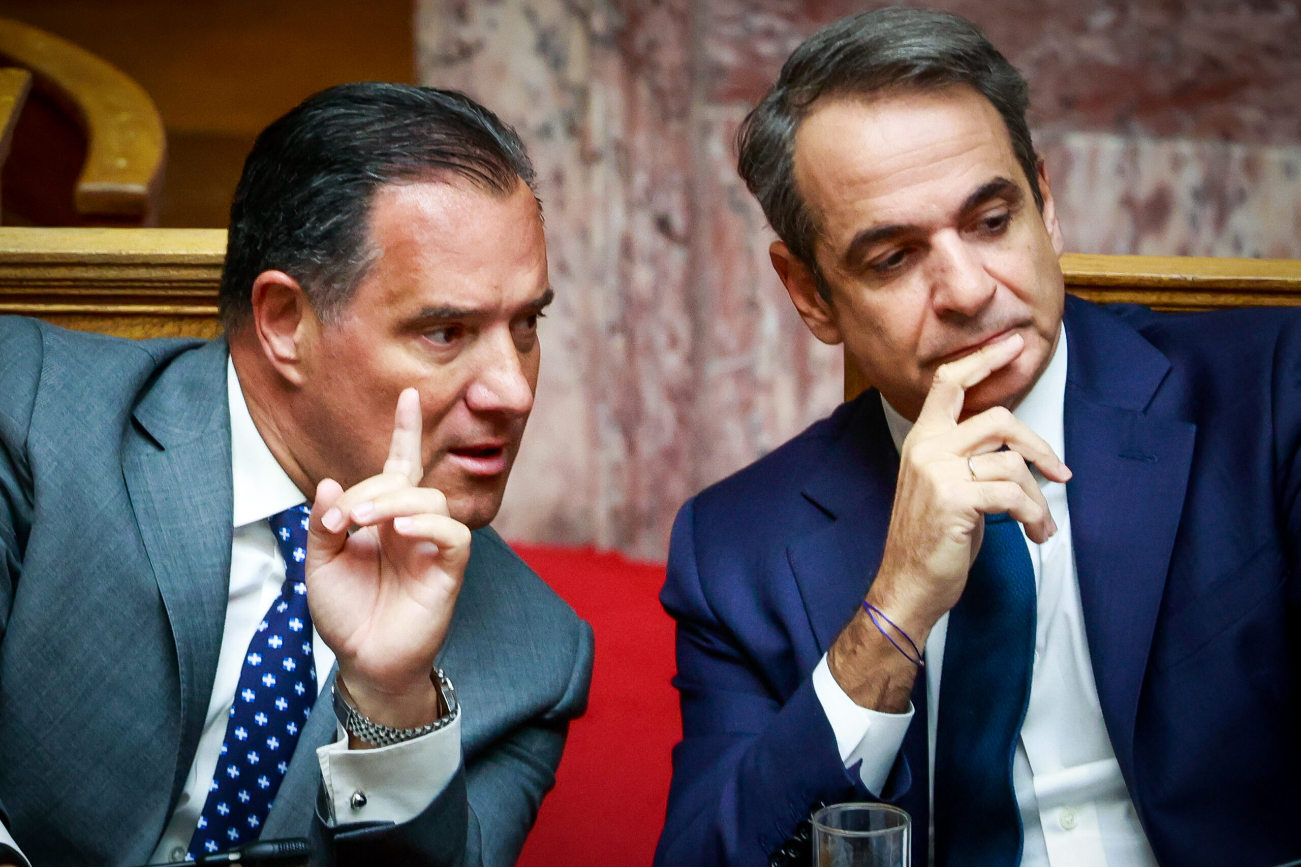 Βουλή: Δέσμευση Μητσοτάκη για αναβάθμιση του ΕΣΥ – Ο προσωπικός γιατρός, τα απογευματινά χειρουργεία και οι αντιπαραθέσεις