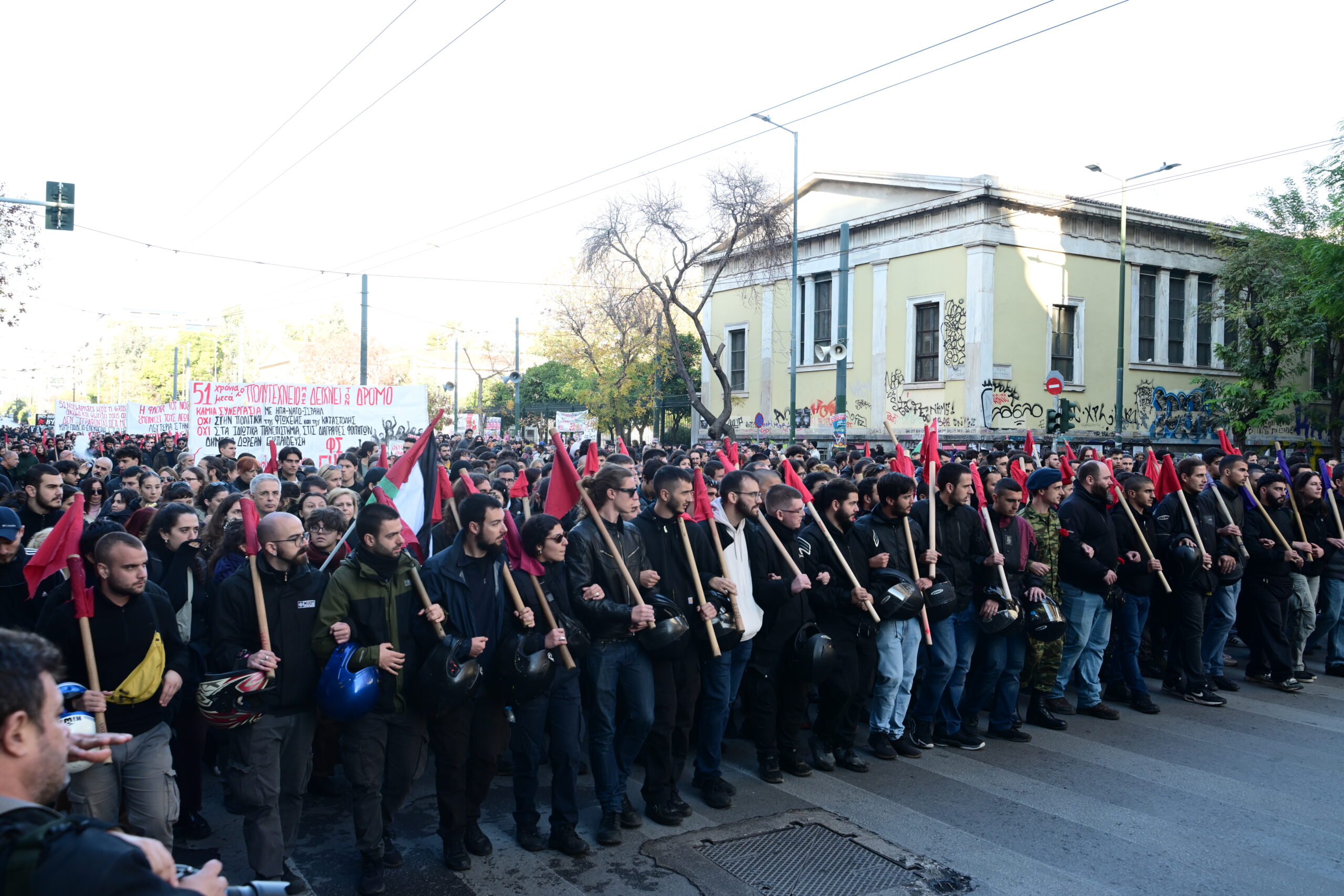 Πολυτεχνείο: 54 προσαγωγές από την ΕΛ.ΑΣ.