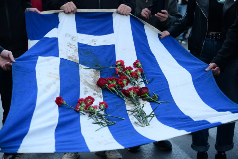 Η Επιτροπή Ειρήνης Λάρισας για τα 52 χρόνια από την εξέγερση του Πολυτεχνείου