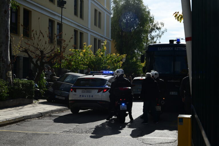 Αποθήκη με όπλα στο Παγκράτι: Προφυλακίστηκε ο 49χρονος φιλόλογος