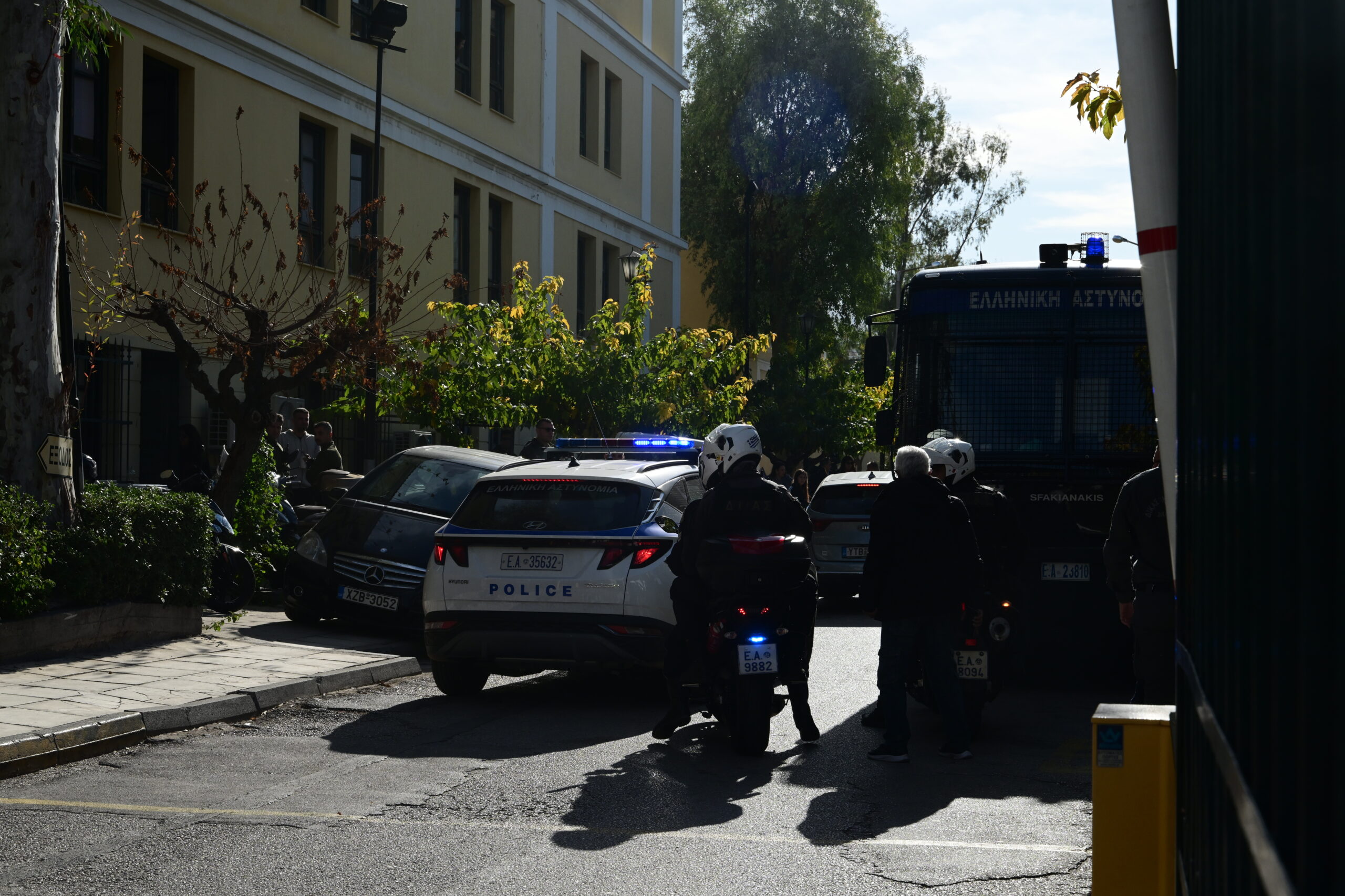 Αποθήκη με όπλα στο Παγκράτι: Προφυλακίστηκε ο 49χρονος φιλόλογος