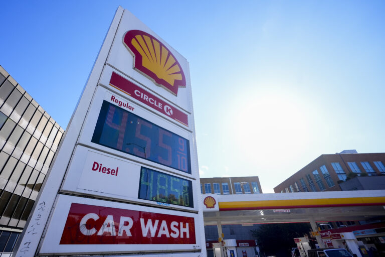 Ιστορική απόφαση υπέρ της Shell – Ολλανδικό δικαστήριο ανέτρεψε απόφαση για περικοπές μέχρι 45% στις εκπομπές άνθρακα