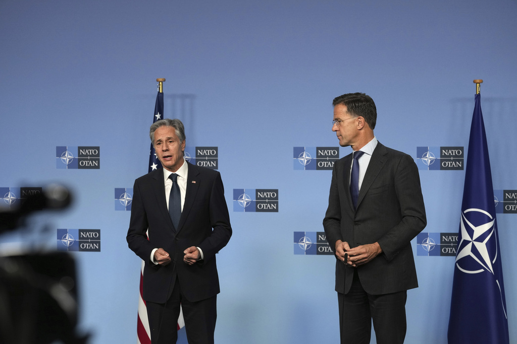 ΝΑΤΟ: Τη συνεχιζόμενη στήριξη προς την Ουκρανία υπογράμμισαν Ρούττε και Μπλίνκεν
