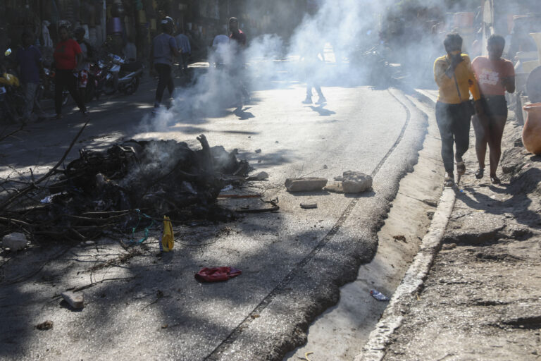 Αϊτή: 28 μέλη συμμοριών σκοτώθηκαν από αστυνομικούς και κατοίκους μετά από επίθεση σε συνοικίες της πρωτεύουσας