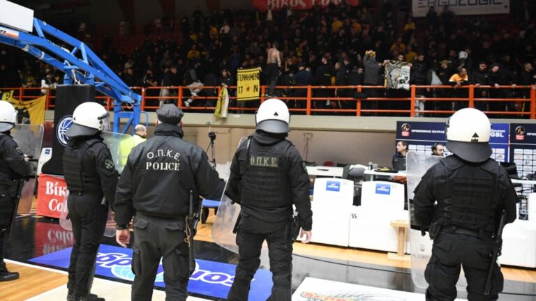 ΕΛ.ΑΣ: «Συνελήφθησαν τρεις άνδρες που συμμετείχαν στα επεισόδια στο “Δ. Τόφαλος”»