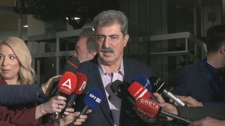 Π. Πολάκης προσερχόμενος για το debate του ΣΥΡΙΖΑ στην ΕΡΤ: «Ο λαός που ψηφίζει έχει πάντα τον τελικό λόγο»