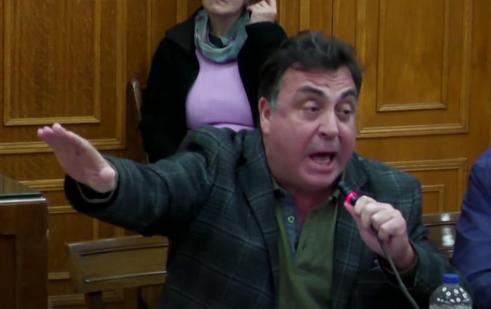 Εν μέσω νέων εντάσεων η συνεδρίαση του Δημοτικού Συμβουλίου Πύργου