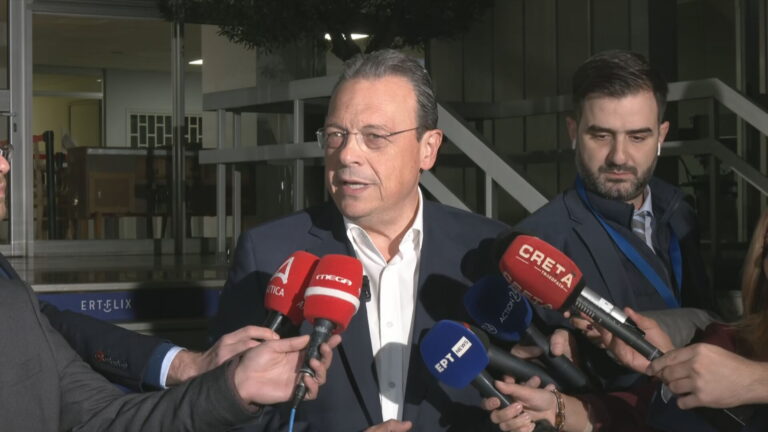 Σ. Φάμελλος προσερχόμενος για το debate του ΣΥΡΙΖΑ στην ΕΡΤ: Την Κυριακή τα μέλη και οι φίλοι του ΣΥΡΙΖΑ να δώσουν μία πρώτη απάντηση