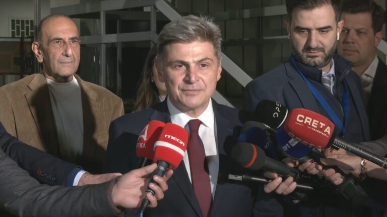 Ν. Φαραντούρης προσερχόμενος στην ΕΡΤ για το debate του ΣΥΡΙΖΑ: Το παρελθόν πλήγωσε, το μέλλον πρέπει να εμπνεύσει