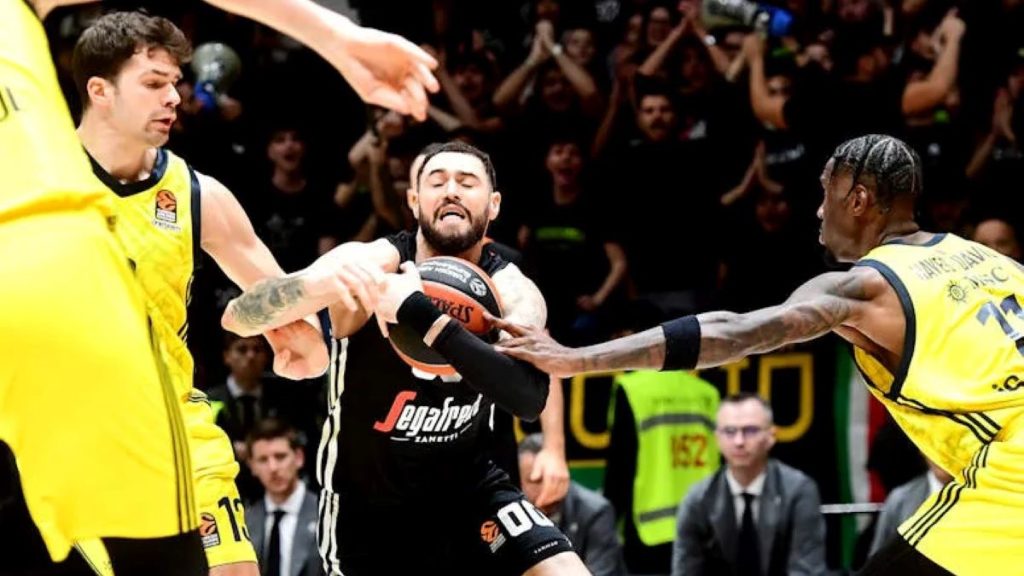 Euroleague: Η «εφτάψυχη» Φενέρμπαχτσε «πλήγωσε» με 86-82 και τη Βίρτους στη Μπολόνια