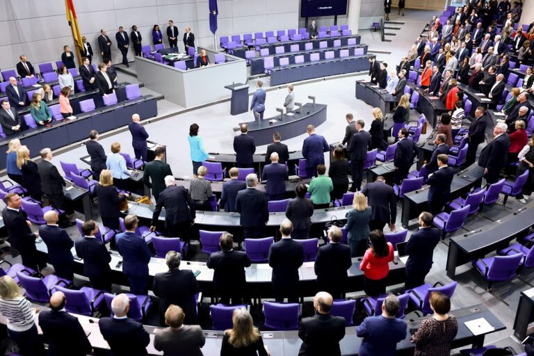 Ρ. Μεϊνάρντους στο Πρώτο: Δραματικές οι εξελίξεις στη Γερμανία – Αρχές Απριλίου μάλλον οι εκλογές – Στο ενδιάμεσο, κυβέρνηση μειοψηφίας audio)