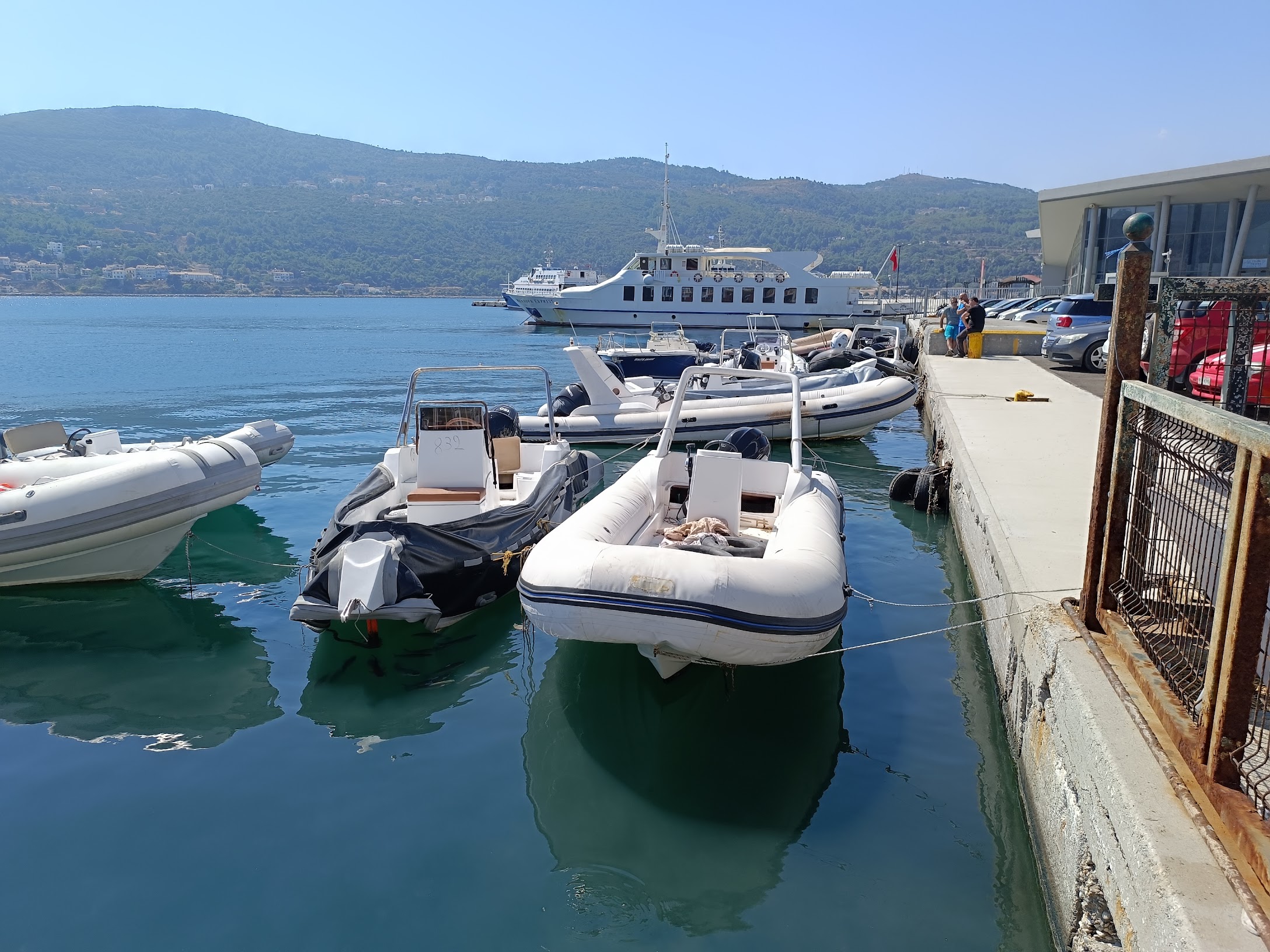 Σάμος: Συνελήφθη άλλος ένας διακινητής – Αυξάνει ο αριθμός μεταναστών στη δομή