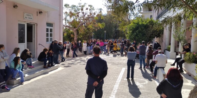 Ικαρία: Αντίθετος με την εντολή μετακίνησης της παιδιάτρου εκτός έδρας ο Δ/ντης ιατρικής υπηρεσίας