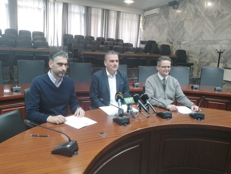 Χριστουγεννιάτικη παρέλαση αρμάτων φέτος στη Λάρισα