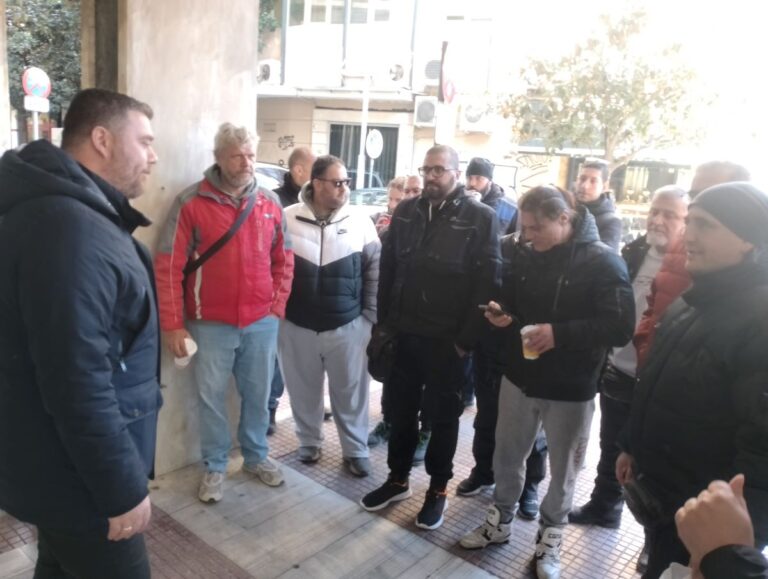 Διευκολύνσεις στην κίνησή τους στο πεζοδρομημένο κέντρο της Λάρισας ζητούν οι διανομείς