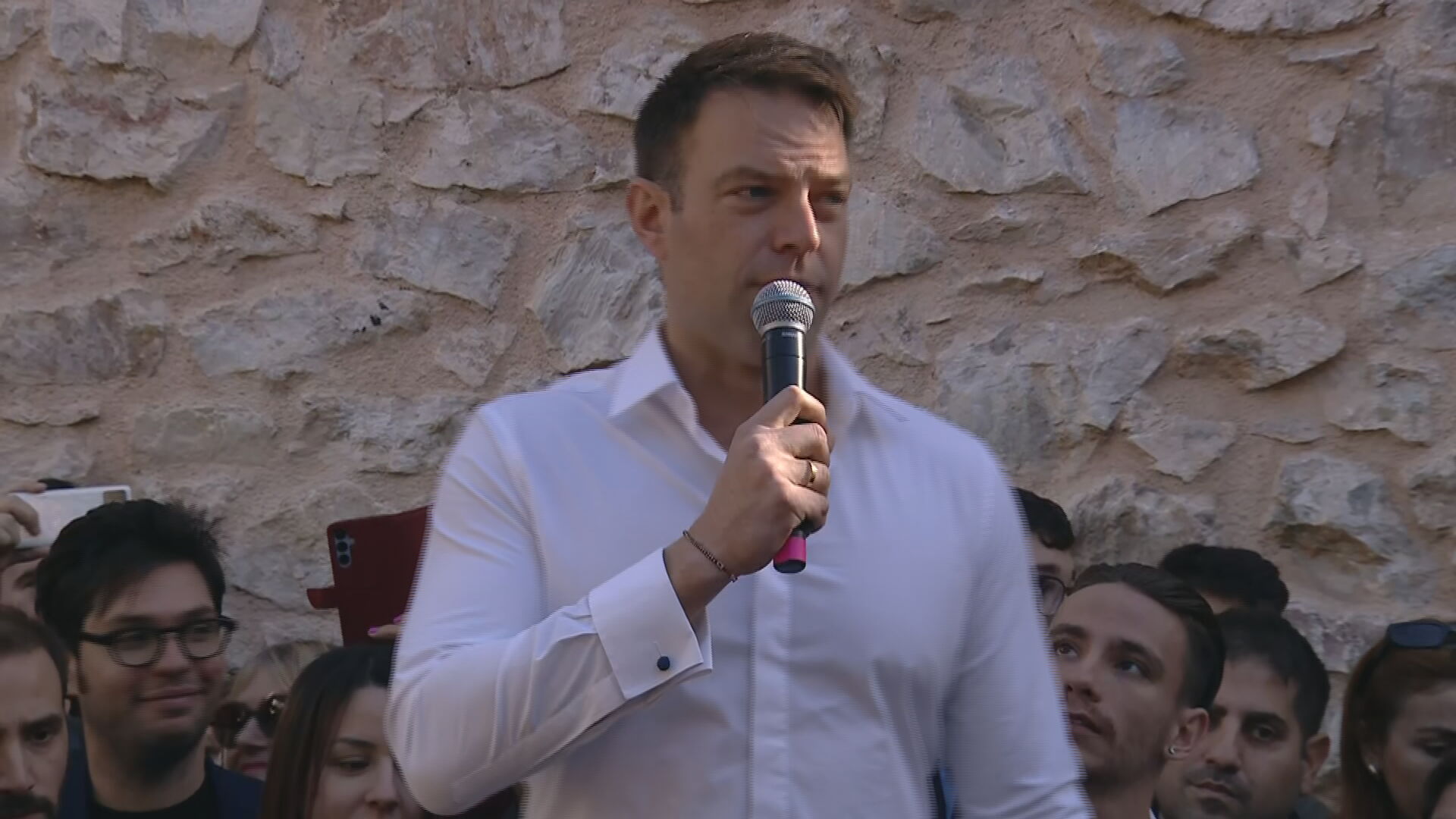 Στα Χανιά ο Στέφανος Κασσελάκης – Παρουσιάζει το βιβλίο του