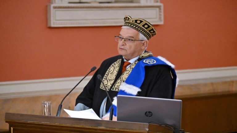 Επίτιμος διδάκτορας του ΕΚΠΑ ο καθηγητής Μόσχος Μορφακίδης- Φυλακτός για την προβολή και διάδοση των Ελληνικών Σπουδών στην Ισπανία