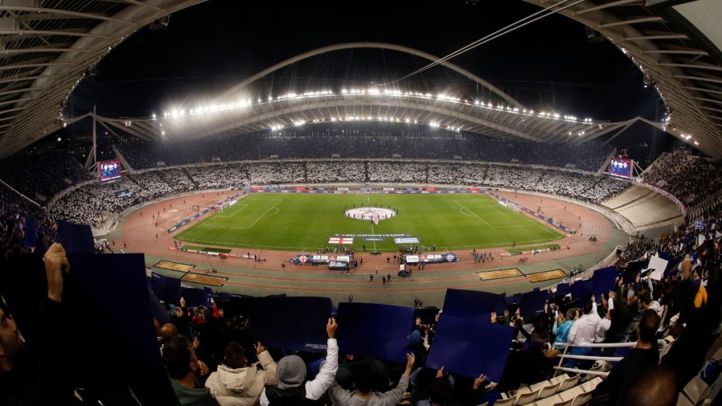 Βαρύς ο πέλεκυς της UEFA: Πουλούσαν αλκοόλ στις εξέδρες του ΟΑΚΑ στον αγώνα Ελλάδα-Αγγλία