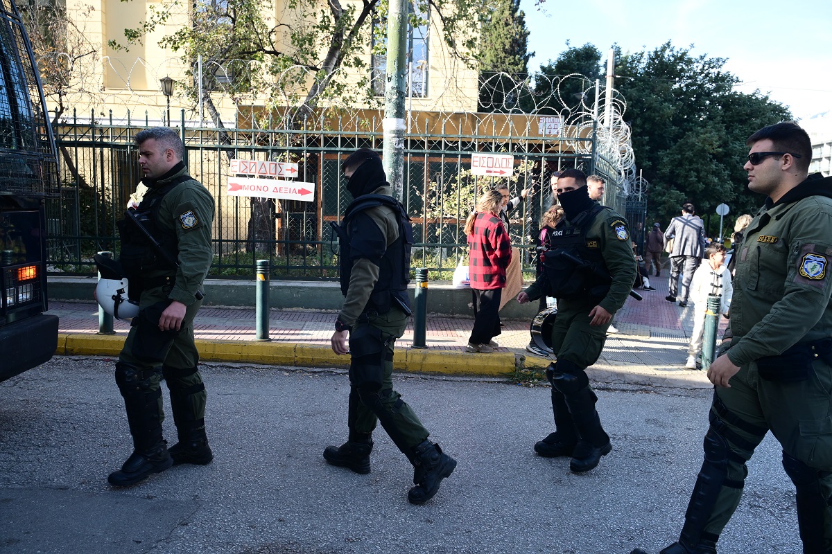 Γιάφκα στο Παγκράτι: Βρέθηκαν εκτυπώσεις παλιών χτυπημάτων στο σπίτι του φιλoλόγου